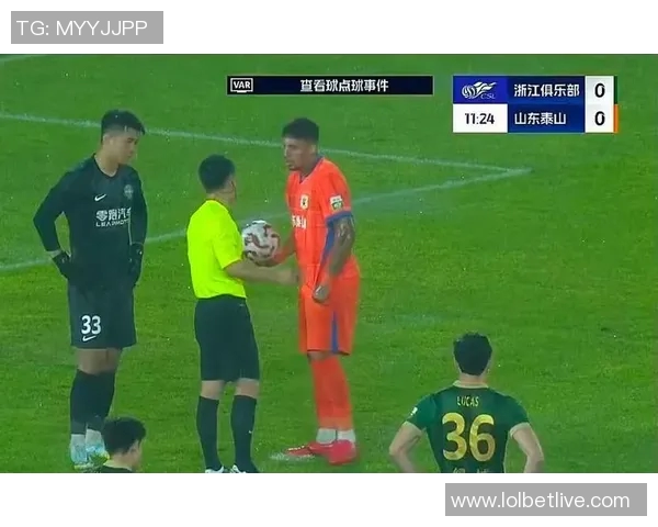 中超激战巴萨逆转切尔西绝杀引发争议判罚全场沸腾