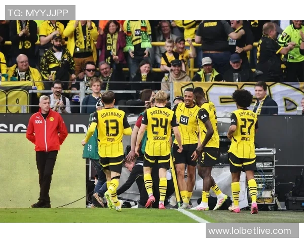 世界杯精彩对决多特蒙德大胜曼联全场沸腾补时进球成焦点分析